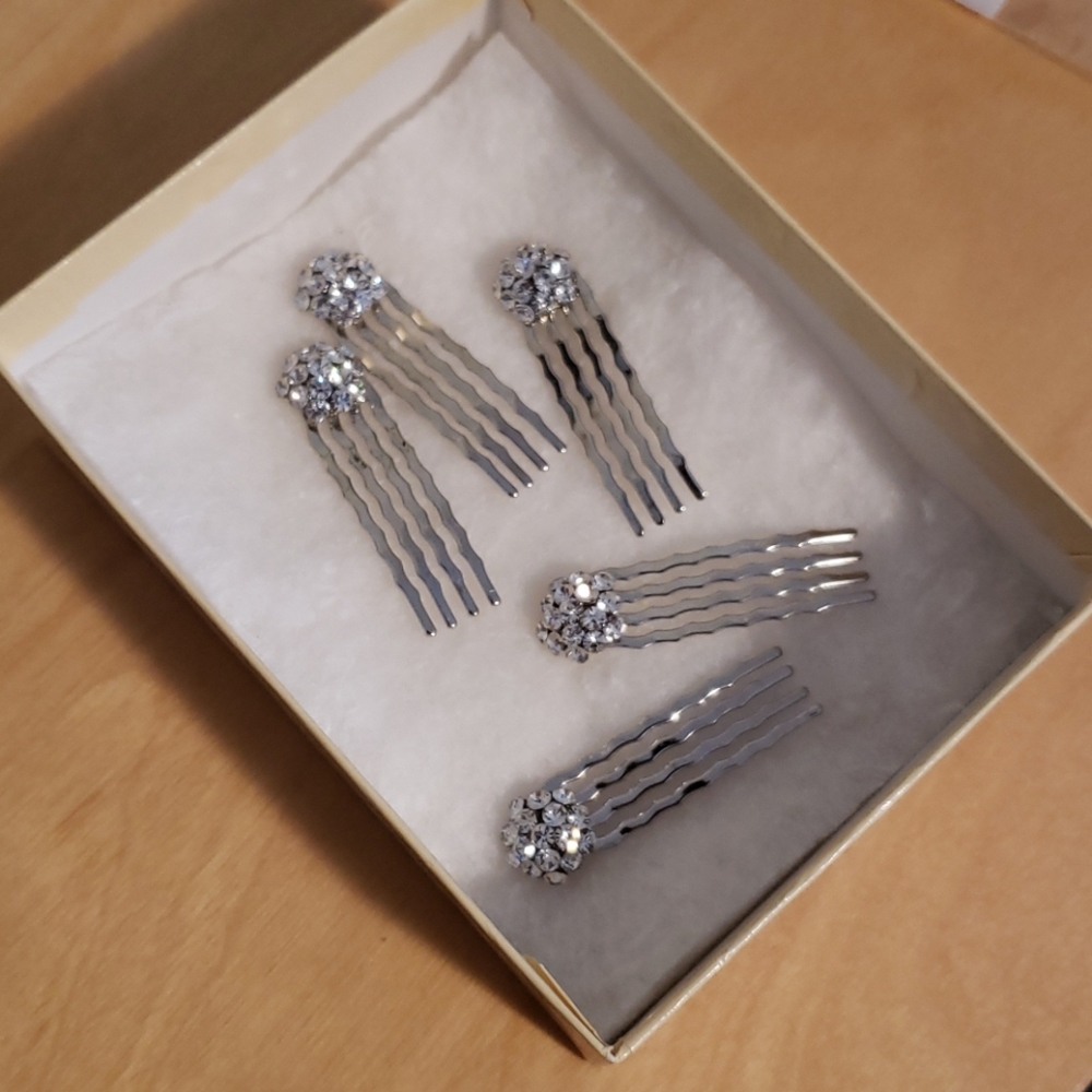 Hair clips
